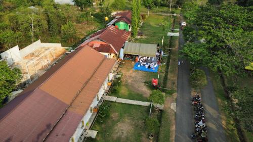 Islamic Integral Hidayatullah Banjarbaru Elementary School, Private School | We provide Indonesia infrastructure map on various property sectors and data. Access property listings, infrastructure developments, news, and valuable transaction data for informed decisions.