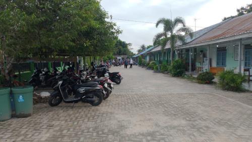 Islamic Misbahul Munir Elementary School, Private School | We provide Indonesia infrastructure map on various property sectors and data. Access property listings, infrastructure developments, news, and valuable transaction data for informed decisions.