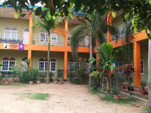 Integrated Qardhan Hasana Elementary School, Private School | We provide Indonesia infrastructure map on various property sectors and data. Access property listings, infrastructure developments, news, and valuable transaction data for informed decisions.