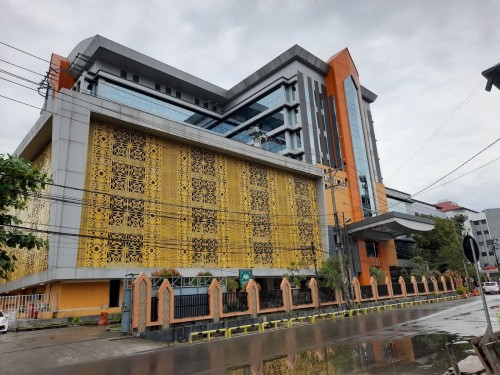 Ulin Banjarmasin Regional Public Hospital, Hospital | We provide Indonesia infrastructure map on various property sectors and data. Access property listings, infrastructure developments, news, and valuable transaction data for informed decisions.