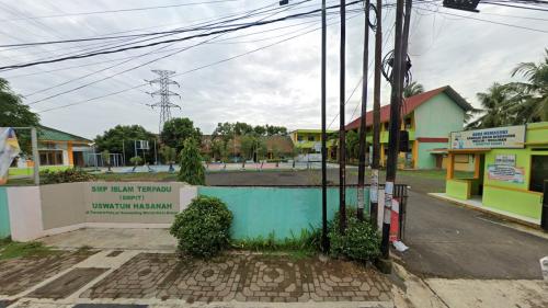 Uswatun Hasanah Integrated Islamic Junior High School, Private School | We provide Indonesia infrastructure map on various property sectors and data. Access property listings, infrastructure developments, news, and valuable transaction data for informed decisions.