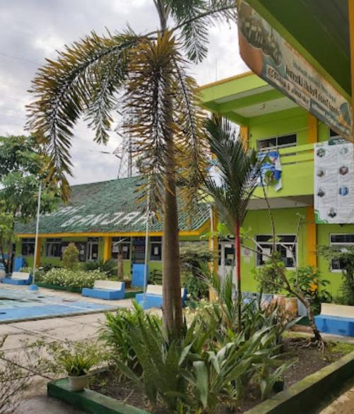 Uswatun Hasanah Integrated Islamic Junior High School, Private School | We provide Indonesia infrastructure map on various property sectors and data. Access property listings, infrastructure developments, news, and valuable transaction data for informed decisions.