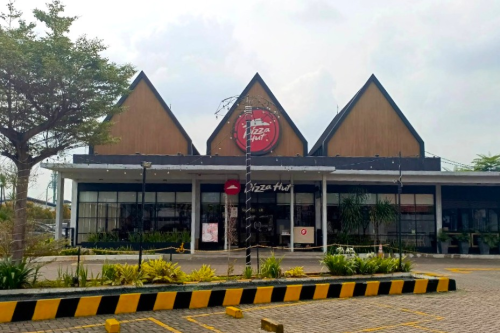 Pizza Hut Hankam Raya Bekasi, Stand Alone Retail | We provide Indonesia infrastructure map on various property sectors and data. Access property listings, infrastructure developments, news, and valuable transaction data for informed decisions.