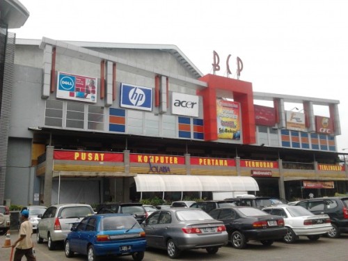 Bekasi Cyber Park merupakan pusat perbelanjaan yang terletak di Jalan KH Noer Ali, Bekasi Selatan, Bekasi. Pusat perbelanjaan ini dibangun oleh P PT. Triputra M...