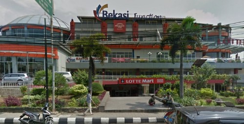 Bekasi Junction merupakan pusat perbelanjaan yang terletak di Jl. Ir. H. Juanda. Pusat perbelanjaan ini berdiri pada tahun 2013 dan dibangun oleh PT. Aneka Sumb...