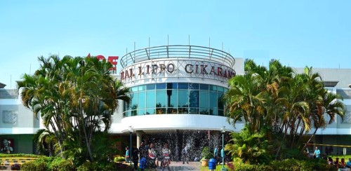 Mall Lippo Cikarang merupakan pusat perbelanjaan yang terletak di Jl. M.H. Thamrin, Kecamatan Cikarang, Kabupaten Bekasi. Pusat perbelanjaan ini resmi dibuka pa...