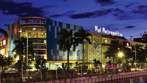 Metropolitan Mall atau biasa disebut MM merupakan pusat perbelanjaan yang terletak di Jalan KH Noer Ali, Kecamatan Bekasi Selatan, Bekasi. Pusat perbelanjaan in...