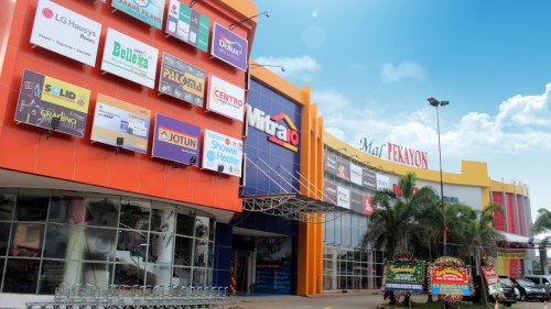 Pekayon Mall merupakan pusat perbelanjaan yang terletak di Jalan Raya Pekayon 29, Kecamatan Bekasi Selatan, Bekasi. Pusat perbelanjaan ini dibangun oleh CV. Nag...