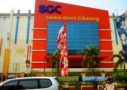 Sentra Grosir Cikarang atau biasa disebut SGC merupakan pusat perbelanjaan yang terletak di Jalan RE. Martadinata, Kecamatan Cikarang Utara, Bekasi. Pusat perbe...