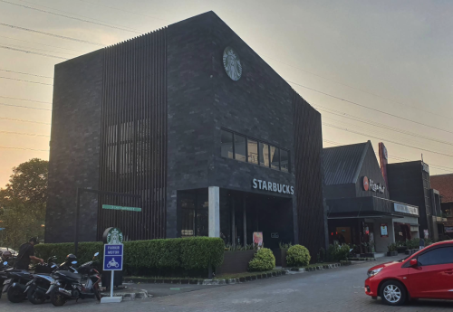 Starbucks Grand Kota Bintang, Stand Alone Retail | We provide Indonesia infrastructure map on various property sectors and data. Access property listings, infrastructure developments, news, and valuable transaction data for informed decisions.