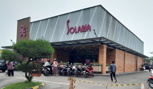 Solaria Grand Wisata Bekasi, Stand Alone Retail | We provide Indonesia infrastructure map on various property sectors and data. Access property listings, infrastructure developments, news, and valuable transaction data for informed decisions.