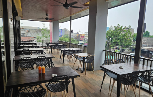 Solaria Jatiwaringin, Stand Alone Retail | We provide Indonesia infrastructure map on various property sectors and data. Access property listings, infrastructure developments, news, and valuable transaction data for informed decisions.