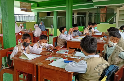Alam Al Ghifari Primary School, Private School | We provide Indonesia infrastructure map on various property sectors and data. Access property listings, infrastructure developments, news, and valuable transaction data for informed decisions.