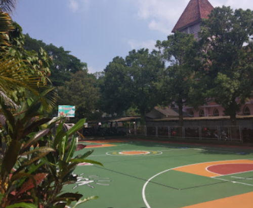 Katholik Diponegoro Senior HIgh School, Private School | We provide Indonesia infrastructure map on various property sectors and data. Access property listings, infrastructure developments, news, and valuable transaction data for informed decisions.