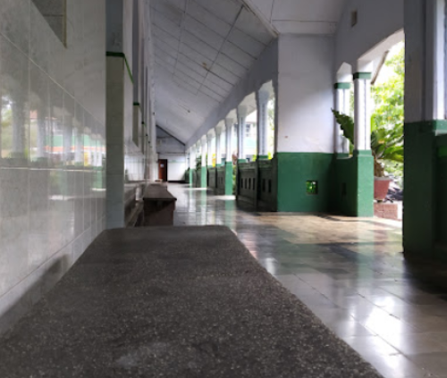 Katholik Diponegoro Senior HIgh School, Private School | We provide Indonesia infrastructure map on various property sectors and data. Access property listings, infrastructure developments, news, and valuable transaction data for informed decisions.