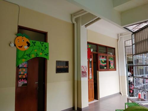 Yos Sudarso Kindergarten, Private School | We provide Indonesia infrastructure map on various property sectors and data. Access property listings, infrastructure developments, news, and valuable transaction data for informed decisions.