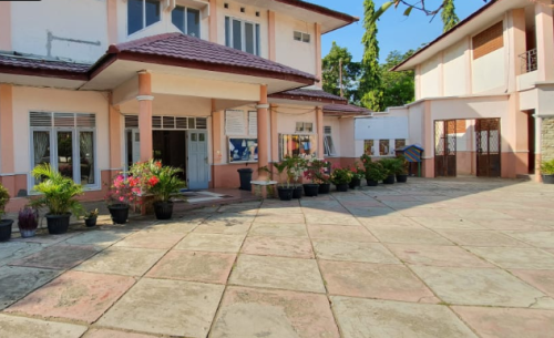 Laboratory Unsyiah Senior High School, Private School | We provide Indonesia infrastructure map on various property sectors and data. Access property listings, infrastructure developments, news, and valuable transaction data for informed decisions.
