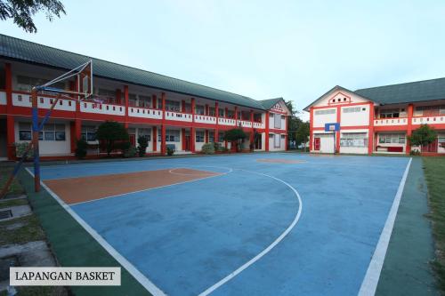 Teuku Nyak Arif Fatih Senior School, Private School | We provide Indonesia infrastructure map on various property sectors and data. Access property listings, infrastructure developments, news, and valuable transaction data for informed decisions.