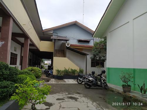 Abdi Negara Junior High School, Private School | We provide Indonesia infrastructure map on various property sectors and data. Access property listings, infrastructure developments, news, and valuable transaction data for informed decisions.