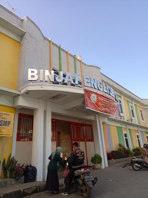 Binjai English Elementary School, Private School | We provide Indonesia infrastructure map on various property sectors and data. Access property listings, infrastructure developments, news, and valuable transaction data for informed decisions.