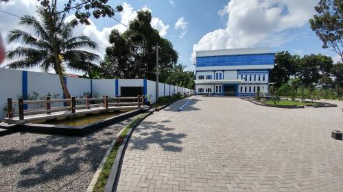 Methodist Elementary School, Private School | We provide Indonesia infrastructure map on various property sectors and data. Access property listings, infrastructure developments, news, and valuable transaction data for informed decisions.