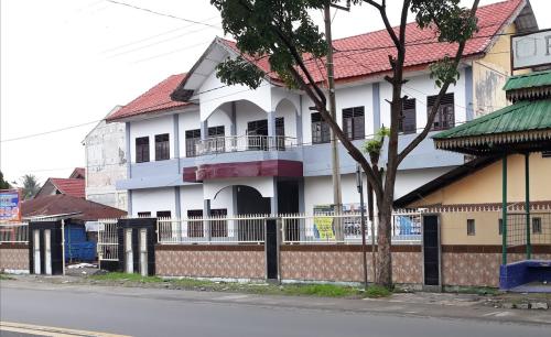 YPIS Maju Vocational High School, Private School | We provide Indonesia infrastructure map on various property sectors and data. Access property listings, infrastructure developments, news, and valuable transaction data for informed decisions.