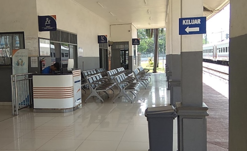 Merak Station, Commuter Station | We provide Indonesia infrastructure map on various property sectors and data. Access property listings, infrastructure developments, news, and valuable transaction data for informed decisions.