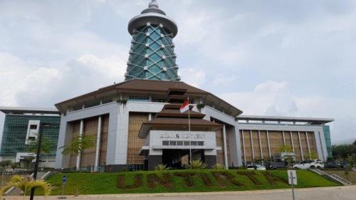 Sultan Ageng Tirtayasa University, University | We provide Indonesia infrastructure map on various property sectors and data. Access property listings, infrastructure developments, news, and valuable transaction data for informed decisions.