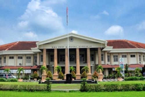 Prof Dr Margono Soekarjo Public Hospital, Hospital | We provide Indonesia infrastructure map on various property sectors and data. Access property listings, infrastructure developments, news, and valuable transaction data for informed decisions.
