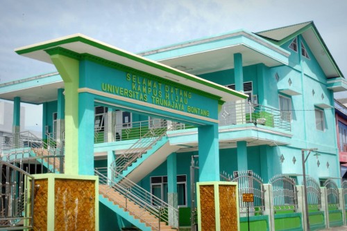 Trunajaya University Bontang, University | We provide Indonesia infrastructure map on various property sectors and data. Access property listings, infrastructure developments, news, and valuable transaction data for informed decisions.
