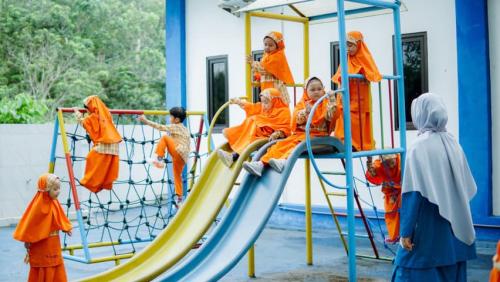 IT Al Auliya I Kindergarten Balikpapan, Private School | We provide Indonesia infrastructure map on various property sectors and data. Access property listings, infrastructure developments, news, and valuable transaction data for informed decisions.