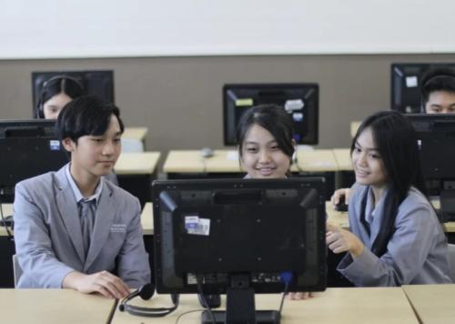 Harapan Bangsa Integrated Christian Senior High School, Private School | We provide Indonesia infrastructure map on various property sectors and data. Access property listings, infrastructure developments, news, and valuable transaction data for informed decisions.