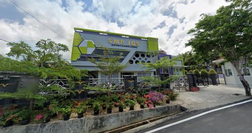 Islamic Global Junior High School (IGS), Private School | We provide Indonesia infrastructure map on various property sectors and data. Access property listings, infrastructure developments, news, and valuable transaction data for informed decisions.