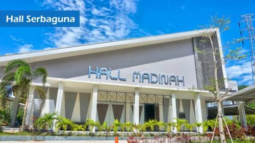 Istiqamah Integrated Islamic Senior High School, Private School | We provide Indonesia infrastructure map on various property sectors and data. Access property listings, infrastructure developments, news, and valuable transaction data for informed decisions.