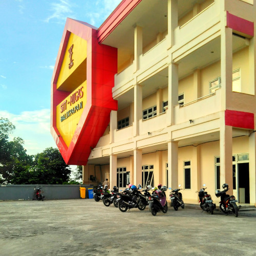 Oil and Gas Technology College, University | We provide Indonesia infrastructure map on various property sectors and data. Access property listings, infrastructure developments, news, and valuable transaction data for informed decisions.