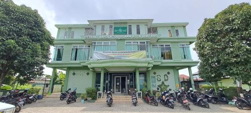 Bintang Junior High School Bontang, Private School | We provide Indonesia infrastructure map on various property sectors and data. Access property listings, infrastructure developments, news, and valuable transaction data for informed decisions.