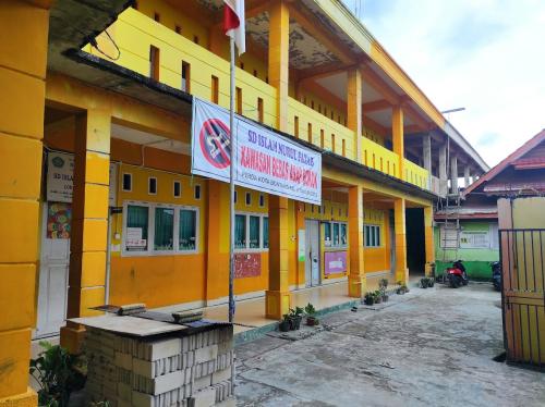 Nurul Fatah Islamic Elementary School, Private School | We provide Indonesia infrastructure map on various property sectors and data. Access property listings, infrastructure developments, news, and valuable transaction data for informed decisions.
