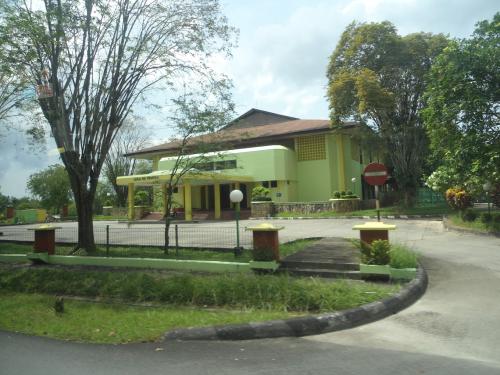 YPVDP Elementary School, Private School | We provide Indonesia infrastructure map on various property sectors and data. Access property listings, infrastructure developments, news, and valuable transaction data for informed decisions.