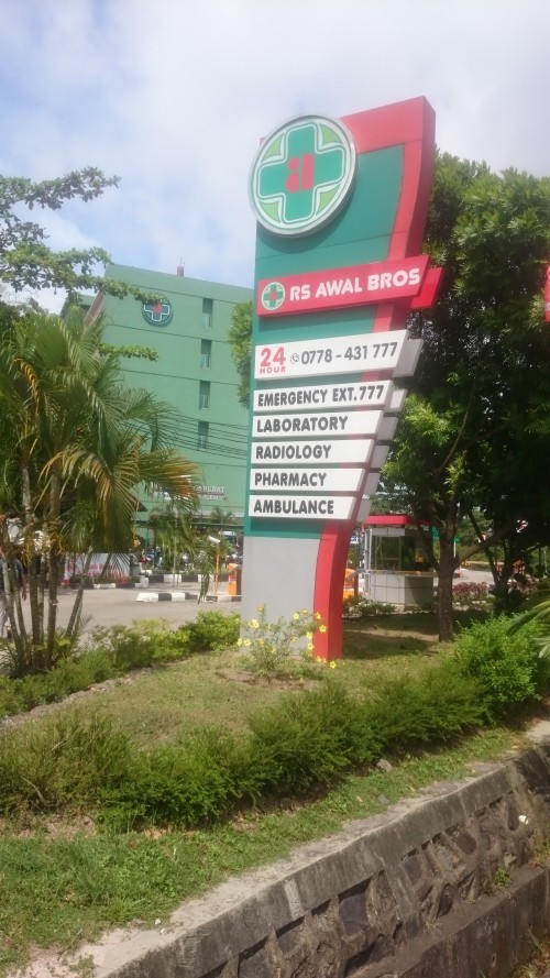 Awal Bros Hospital Batam, Hospital | We provide Indonesia infrastructure map on various property sectors and data. Access property listings, infrastructure developments, news, and valuable transaction data for informed decisions.