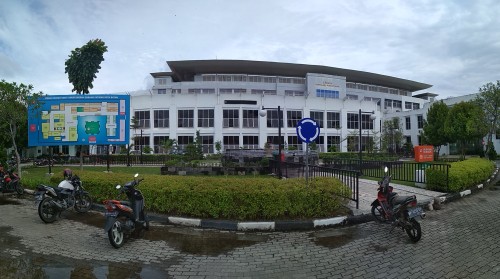 Embung Fatimah Regional General Hospital Batam, Hospital | We provide Indonesia infrastructure map on various property sectors and data. Access property listings, infrastructure developments, news, and valuable transaction data for informed decisions.
