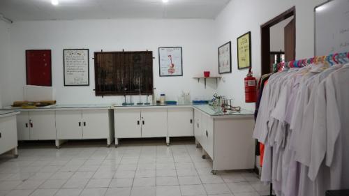 The Independent Junior High School, Private School | We provide Indonesia infrastructure map on various property sectors and data. Access property listings, infrastructure developments, news, and valuable transaction data for informed decisions.