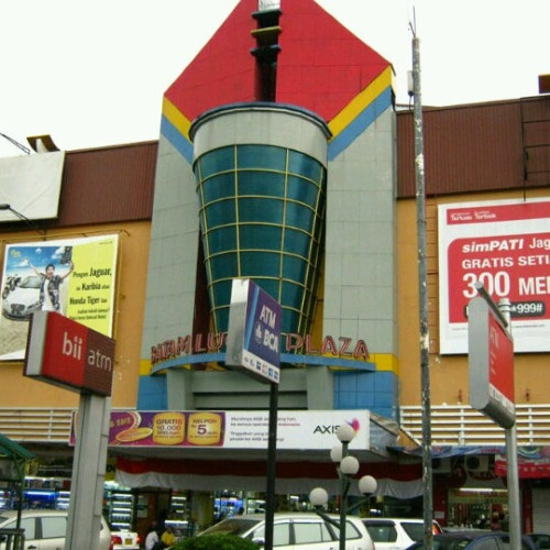 Lucky Plaza, Strata Retail | We provide Indonesia infrastructure map on various property sectors and data. Access property listings, infrastructure developments, news, and valuable transaction data for informed decisions.
