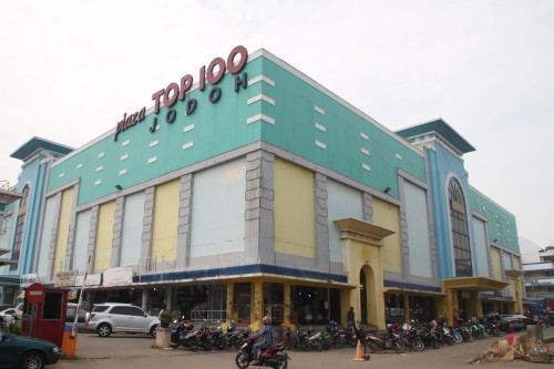 Plaza Top 100 Jodoh, Strata Retail, Rezeki Putra Riau | We provide Indonesia infrastructure map on various property sectors and data. Access property listings, infrastructure developments, news, and valuable transaction data for informed decisions.