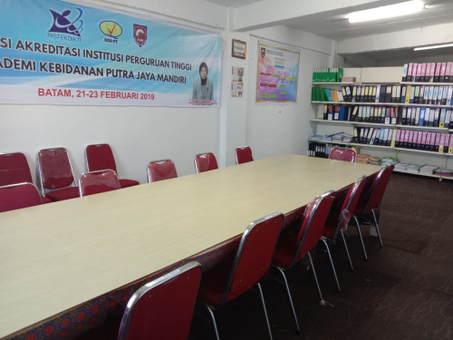 Putra Jaya Mandiri Midwifery Academy Batam, University | We provide Indonesia infrastructure map on various property sectors and data. Access property listings, infrastructure developments, news, and valuable transaction data for informed decisions.