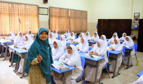 Al-Izzah International Islamic Boarding School, International School | We provide Indonesia infrastructure map on various property sectors and data. Access property listings, infrastructure developments, news, and valuable transaction data for informed decisions.