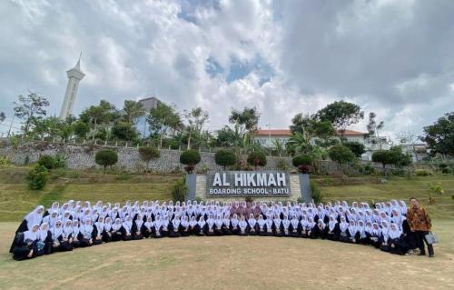 Al-Hikmah Boarding Senior High School Batu, Private School | We provide Indonesia infrastructure map on various property sectors and data. Access property listings, infrastructure developments, news, and valuable transaction data for informed decisions.