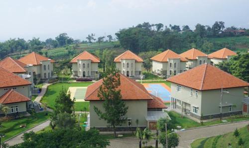 Al-Hikmah Boarding Senior High School Batu, Private School | We provide Indonesia infrastructure map on various property sectors and data. Access property listings, infrastructure developments, news, and valuable transaction data for informed decisions.