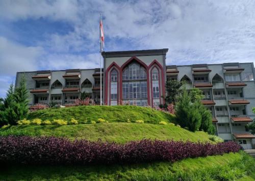 Al-Hikmah Boarding Junior High School Batu, Private School | We provide Indonesia infrastructure map on various property sectors and data. Access property listings, infrastructure developments, news, and valuable transaction data for informed decisions.