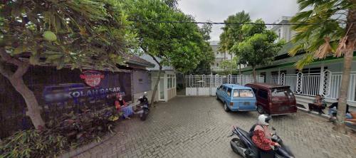 Muslim Cendekia Primary School Batu, Private School | We provide Indonesia infrastructure map on various property sectors and data. Access property listings, infrastructure developments, news, and valuable transaction data for informed decisions.