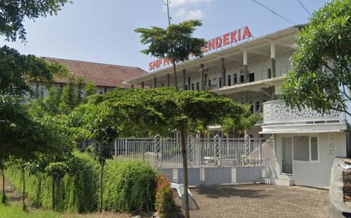 Muslim Cendekia Junior High School Batu, Private School | We provide Indonesia infrastructure map on various property sectors and data. Access property listings, infrastructure developments, news, and valuable transaction data for informed decisions.